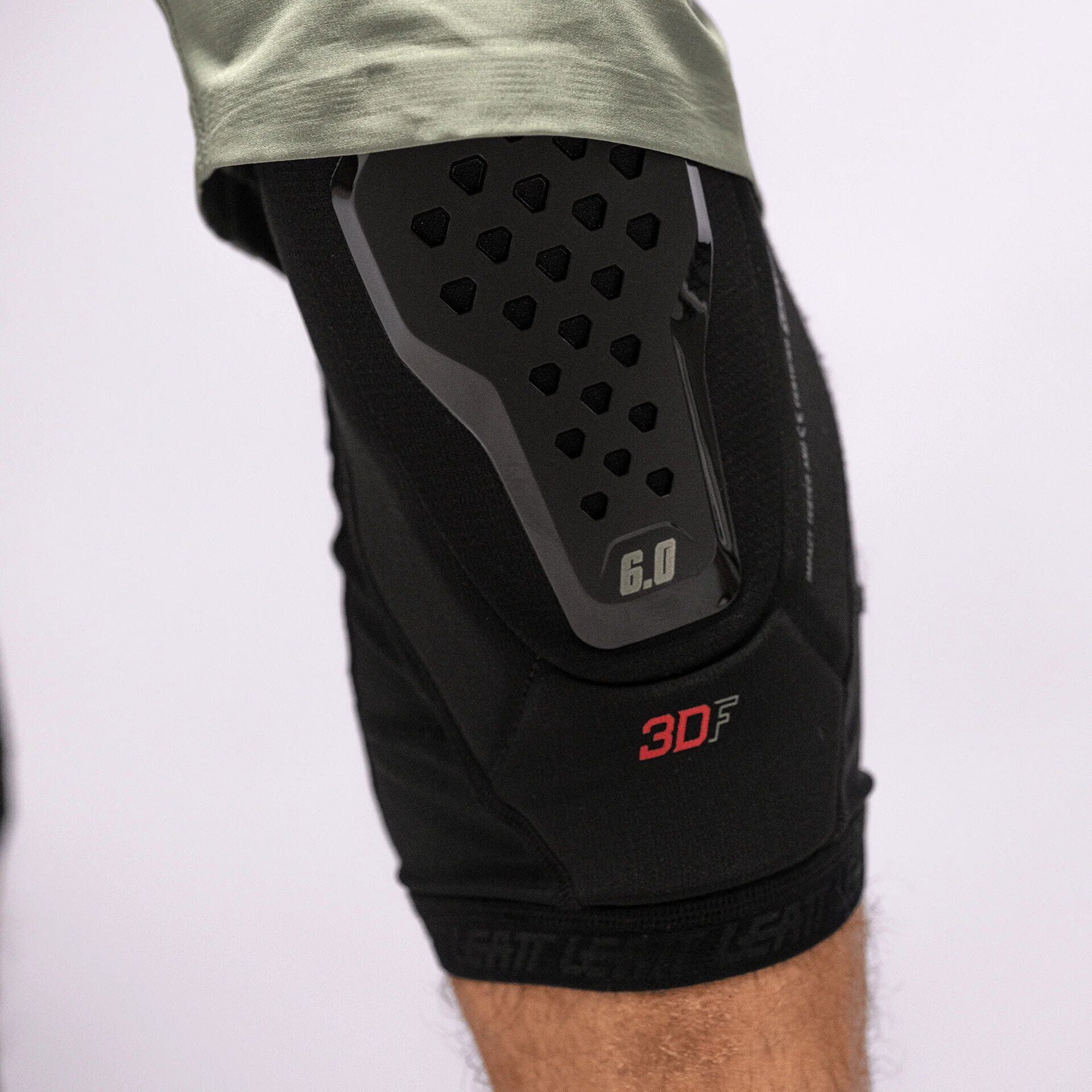 Leatt Guard 6.0 Evo knee guard 2026